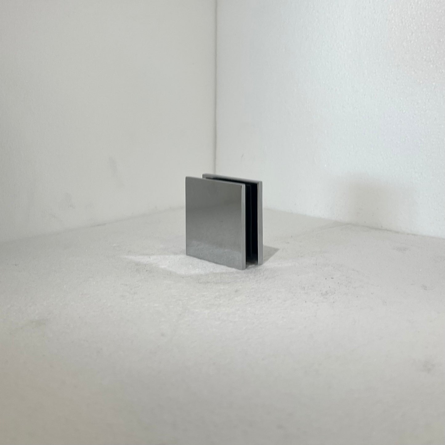 BILBO VANITY | Fixed Glass Panel Clamp